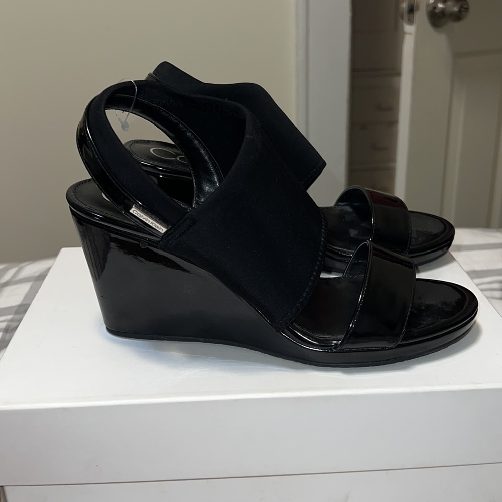 WOMENS CK PLATFORM HEELS SIZE USA 8